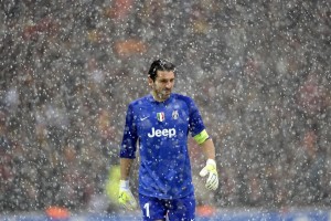 开云体育官方网站-欧冠淘汰赛焦点战，巴黎强势晋级，瑞士军团悲壮谢幕