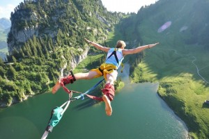 开云体育平台APP-雷霆连续得分压制雄鹿，布克成为关键先生