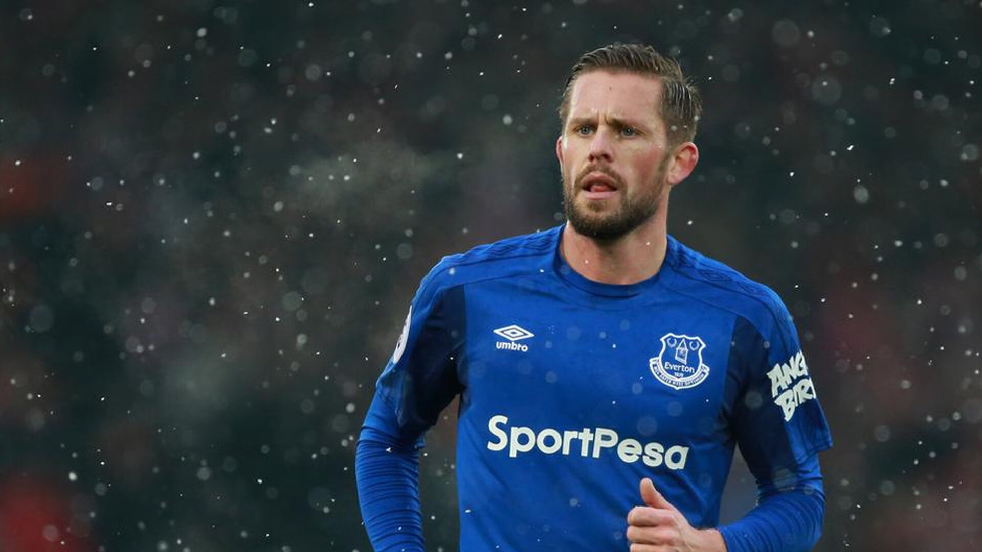 世界排名争夺战之夜，哈登关键节点连续得分，诠释何为大心脏