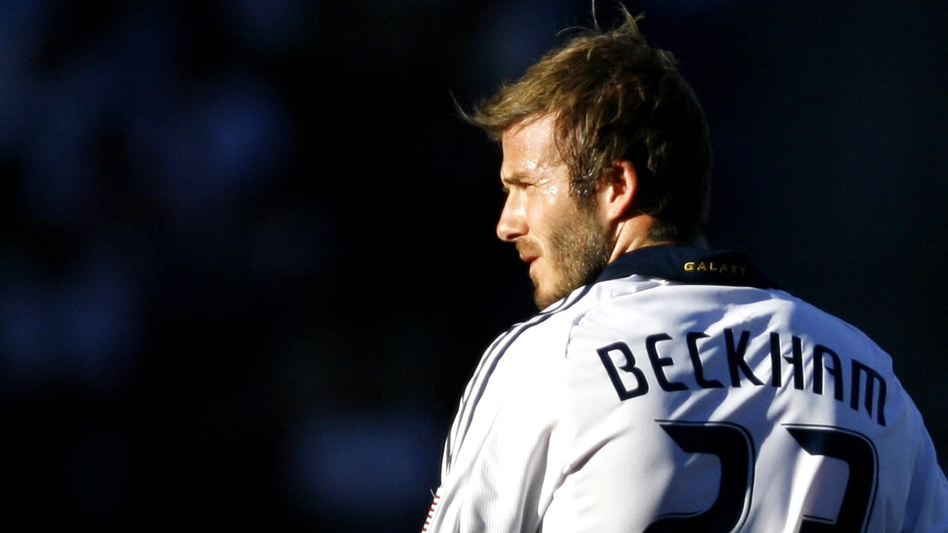 湖人争冠战惊险战胜北京队,小贾伦里程碑之夜闪耀赛场